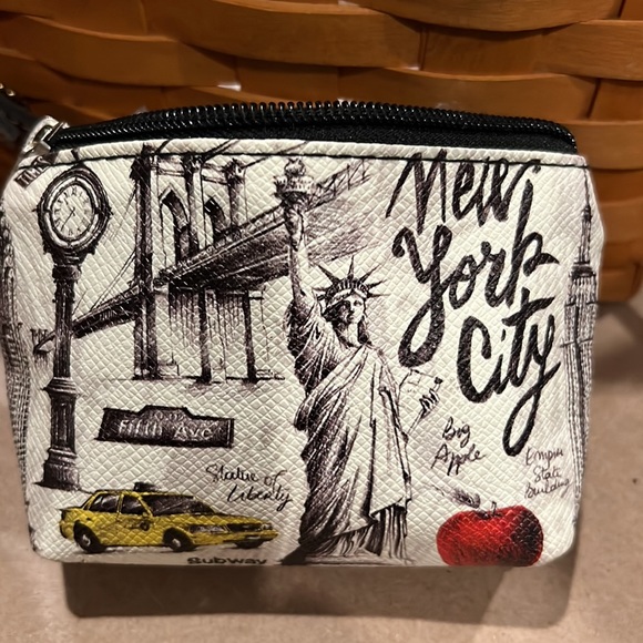NEw York City Change Purse - Picture 2 of 10